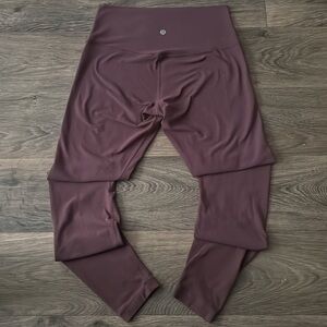 Like new Lululemon purple High-Waisted Leggings worn once ribbed size 6 new Lulu
